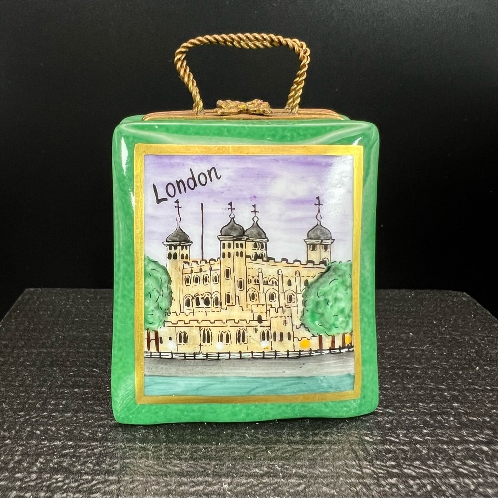 Hand painted LIMOGES BOX RETIRED!!